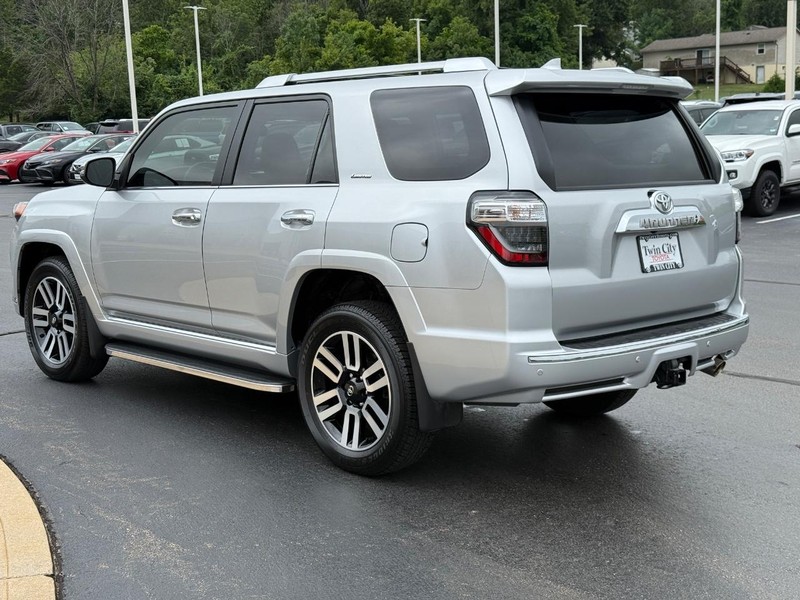 Toyota 4Runner Vehicle Image 6