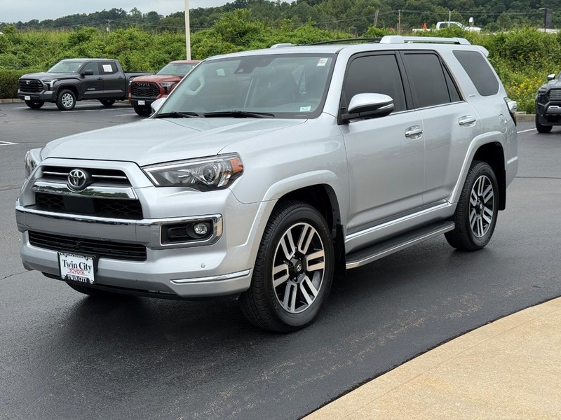 Toyota 4Runner Vehicle Image 9