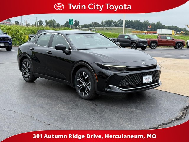 2024 Toyota Crown Limited's photo