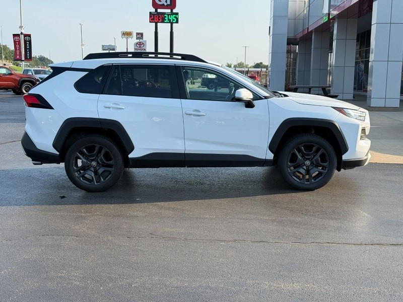 Toyota RAV4 Vehicle Image 2