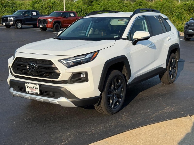 Toyota RAV4 Vehicle Image 8