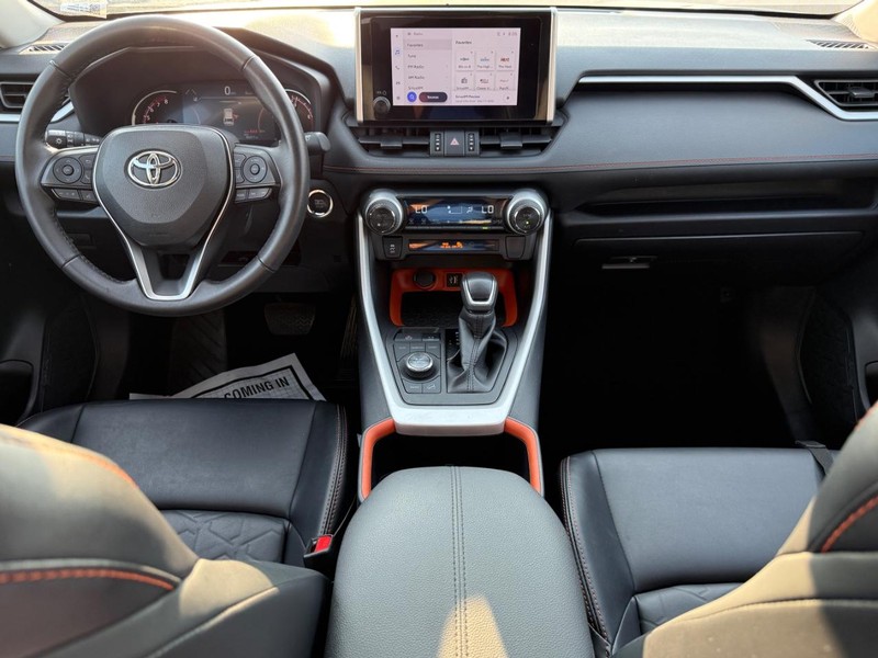 Toyota RAV4 Vehicle Image 11