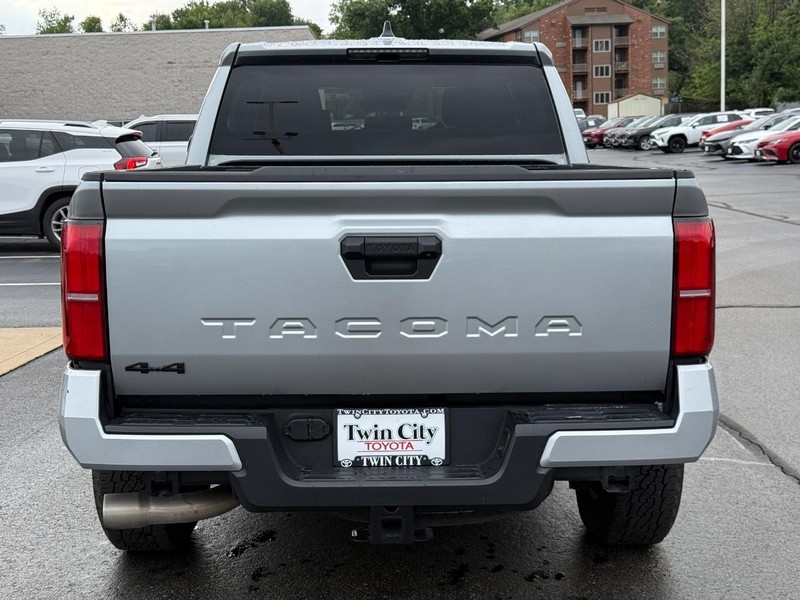 Toyota Tacoma 4WD Vehicle Image 5