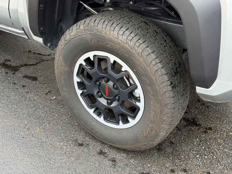 Toyota Tacoma 4WD Vehicle Image 8