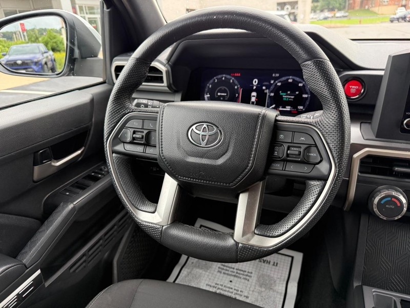 Toyota Tacoma 4WD Vehicle Image 13