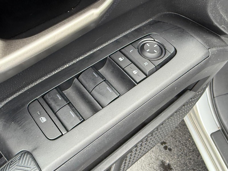 Toyota Tacoma 4WD Vehicle Image 15