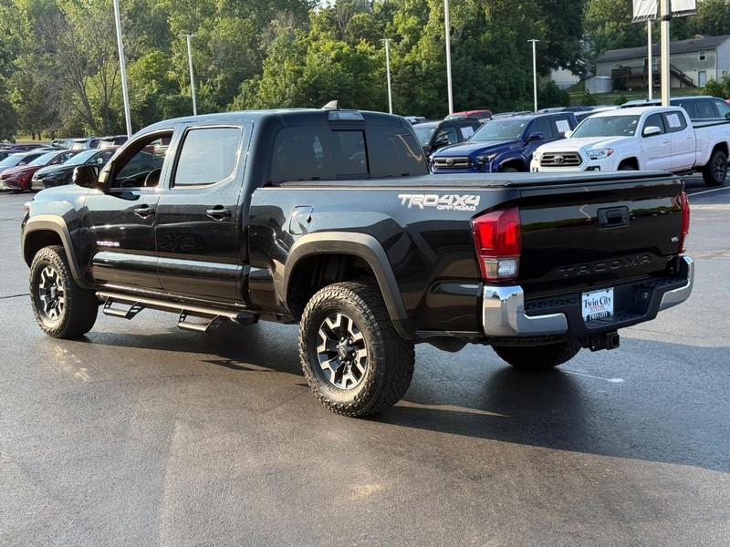 Toyota Tacoma Vehicle Image 7