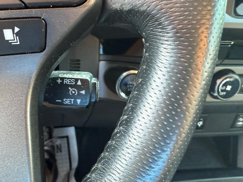 Toyota Tacoma Vehicle Image 19