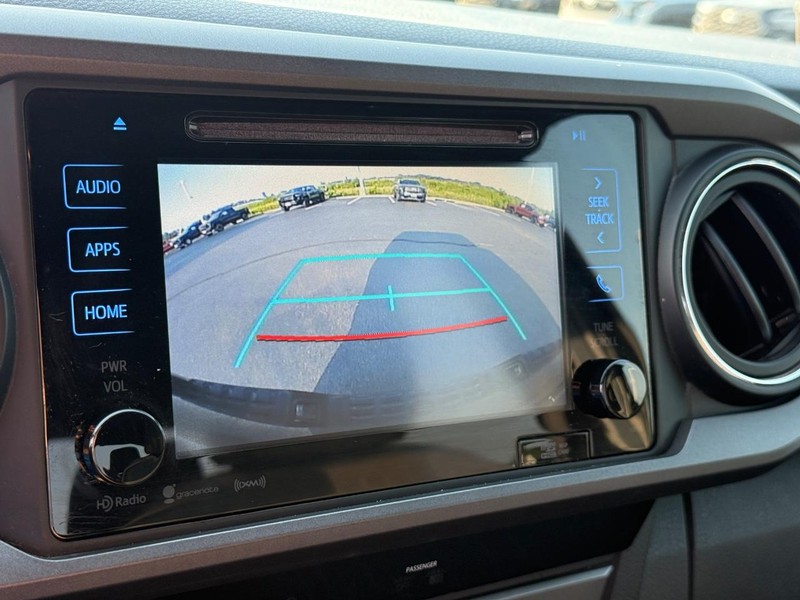 Toyota Tacoma Vehicle Image 22