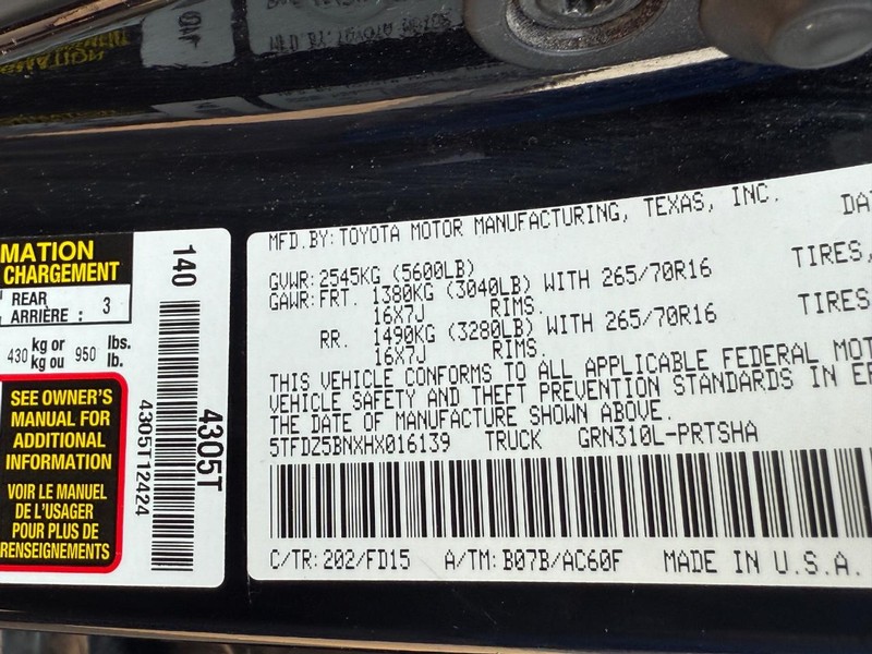 Toyota Tacoma Vehicle Image 23