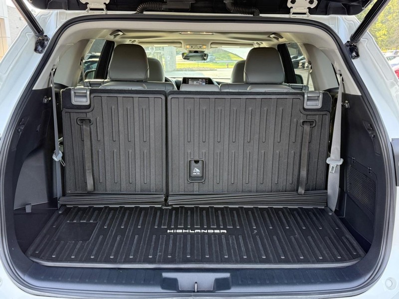 Toyota Highlander Vehicle Image 4