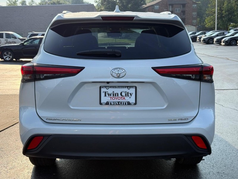 Toyota Highlander Vehicle Image 5