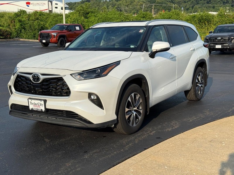 Toyota Highlander Vehicle Image 8