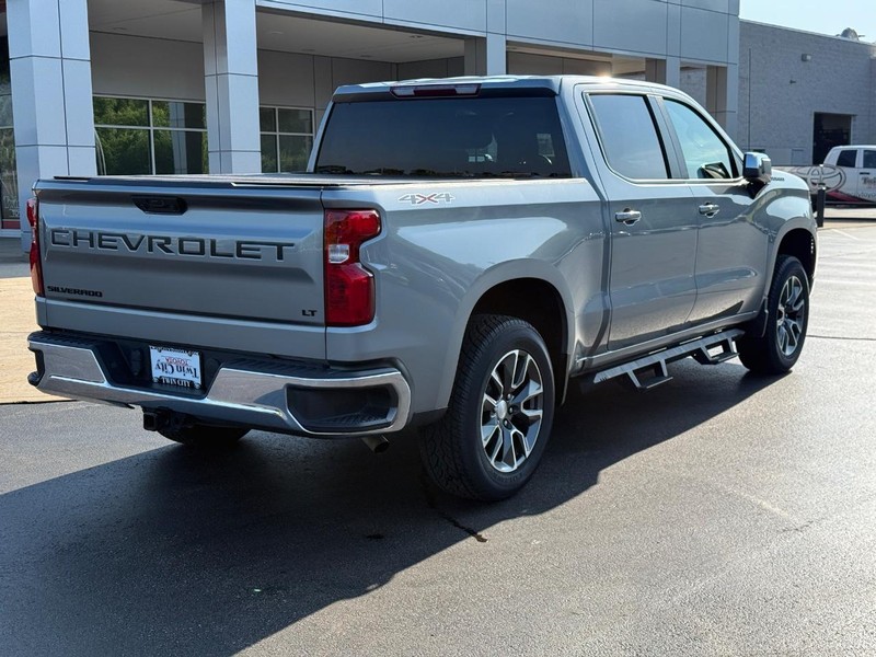 Chevrolet Silverado 1500 Vehicle Image 3