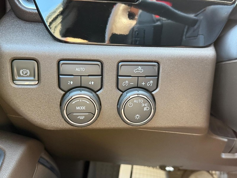 Chevrolet Silverado 1500 Vehicle Image 18