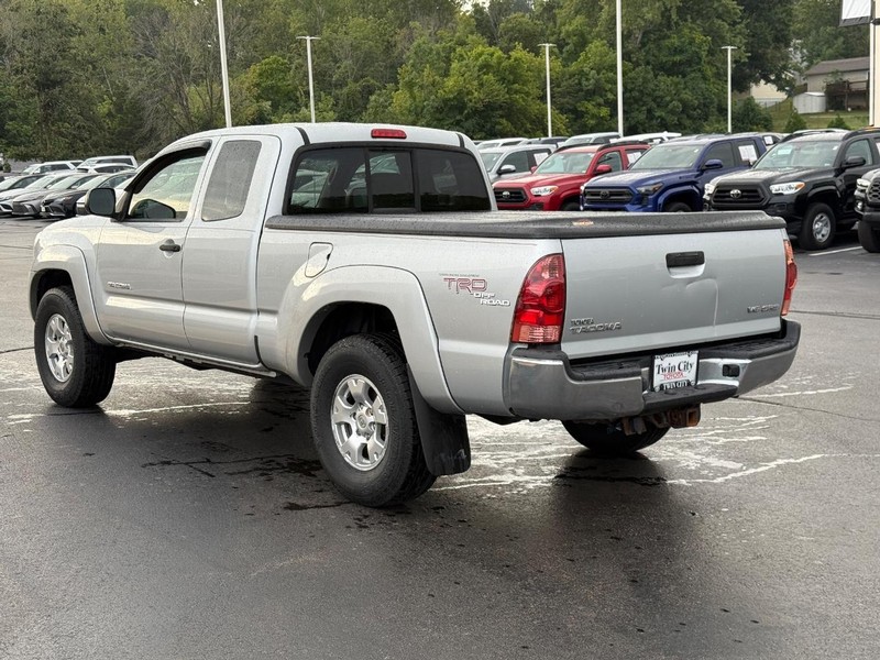 Toyota Tacoma Vehicle Image 6