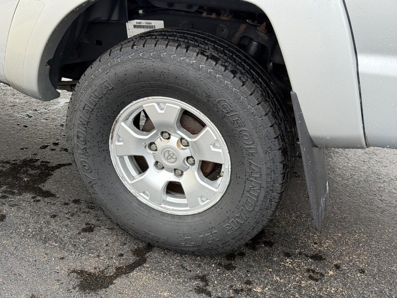 Toyota Tacoma Vehicle Image 8