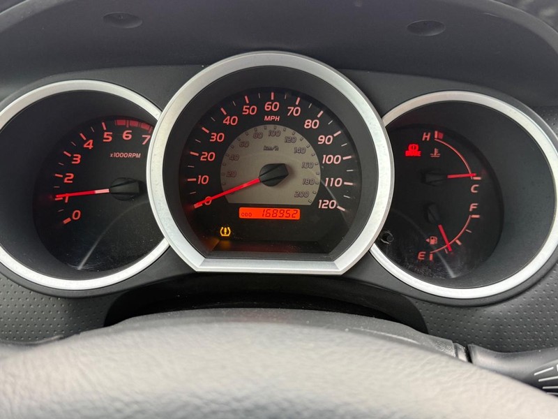 Toyota Tacoma Vehicle Image 15