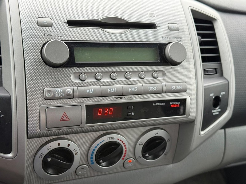 Toyota Tacoma Vehicle Image 17