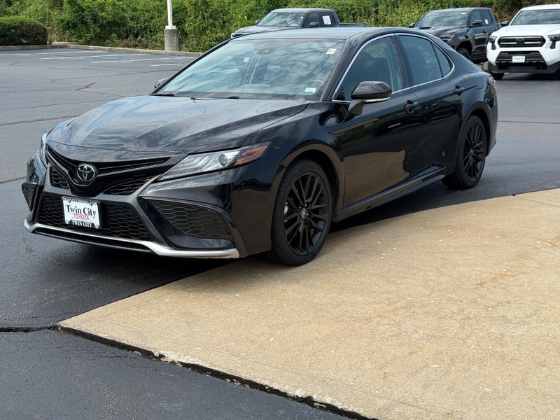 Toyota Camry Vehicle Image 8