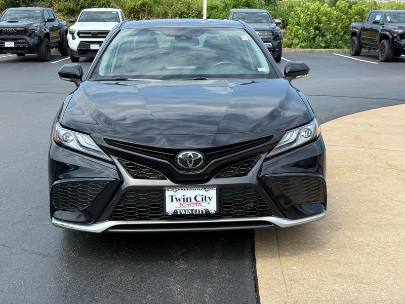 Toyota Camry Vehicle Image 9