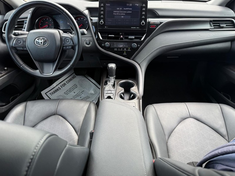 Toyota Camry Vehicle Image 11
