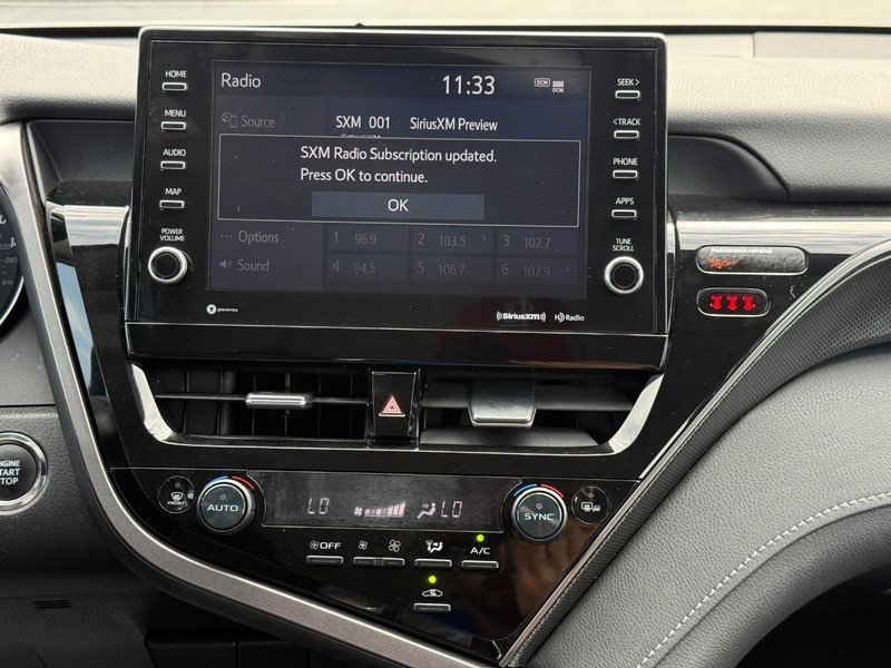 Toyota Camry Vehicle Image 13