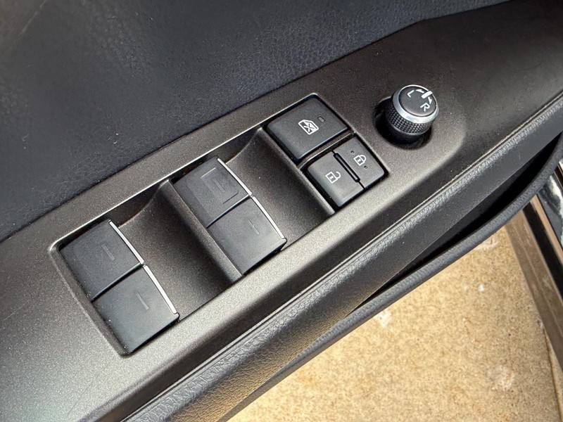 Toyota Camry Vehicle Image 14
