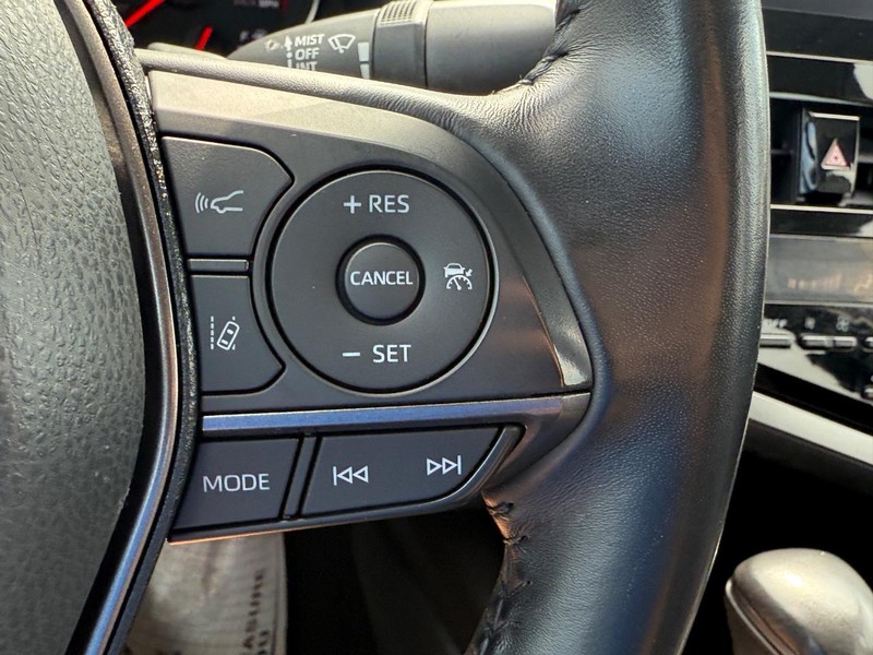 Toyota Camry Vehicle Image 17
