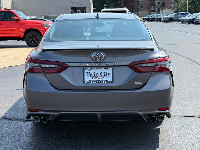 Toyota Camry Vehicle Image 5