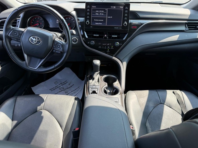 Toyota Camry Vehicle Image 12