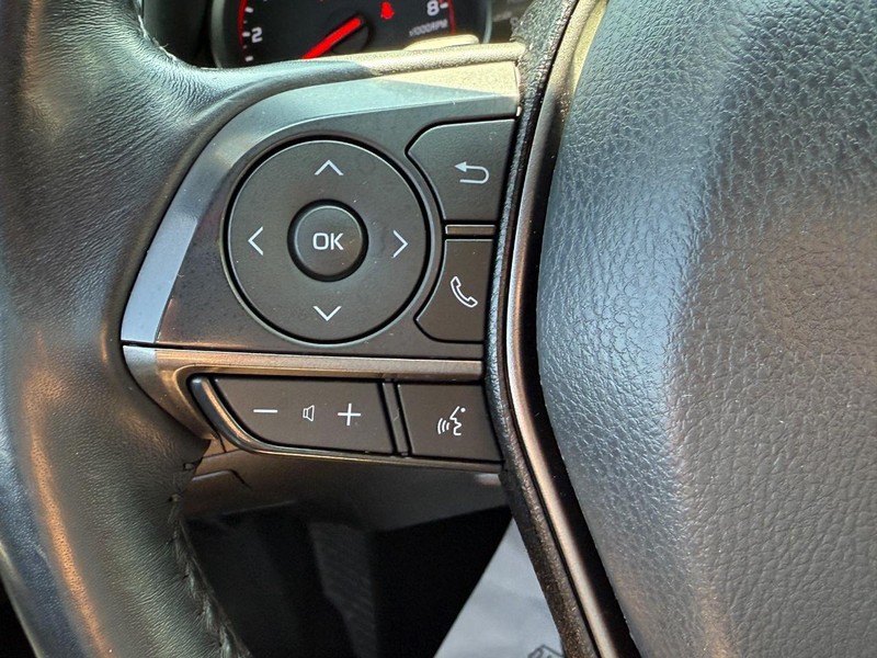 Toyota Camry Vehicle Image 17