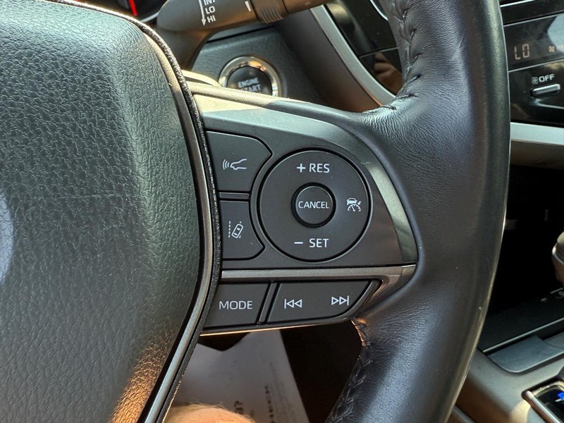 Toyota Camry Vehicle Image 18