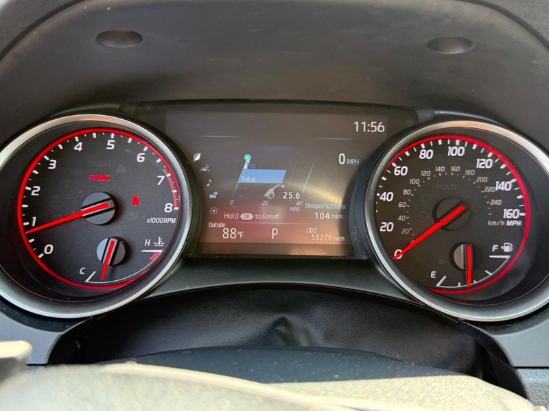 Toyota Camry Vehicle Image 19