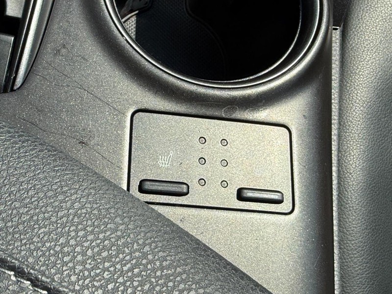 Toyota Camry Vehicle Image 22