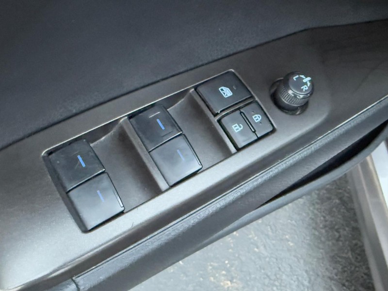 Toyota Camry Vehicle Image 15