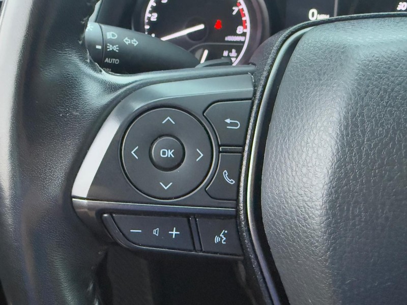 Toyota Camry Vehicle Image 17