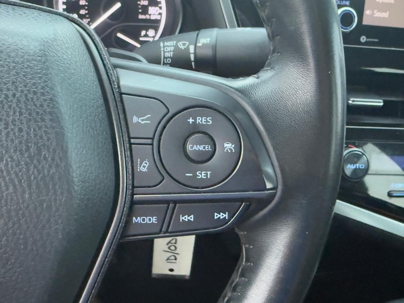 Toyota Camry Vehicle Image 18