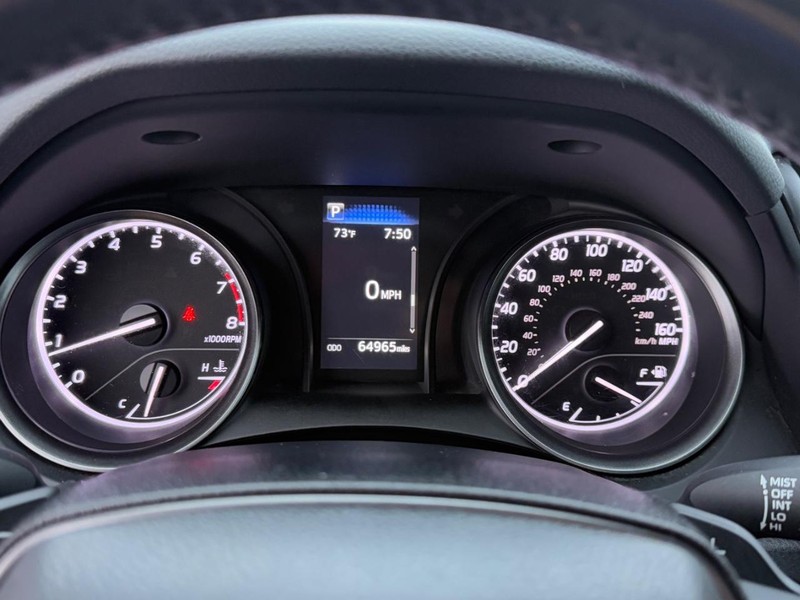 Toyota Camry Vehicle Image 19