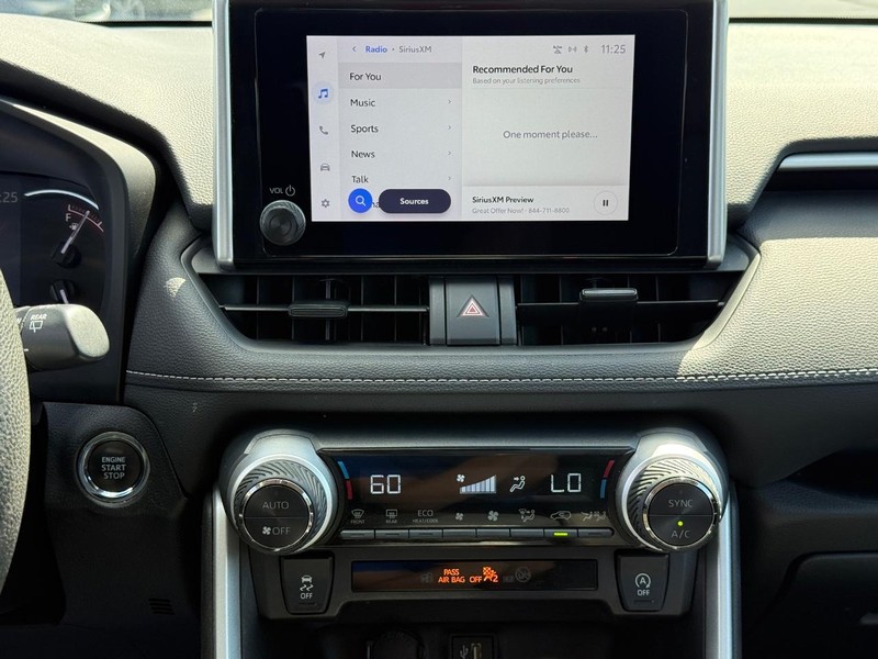 Toyota RAV4 Vehicle Image 13