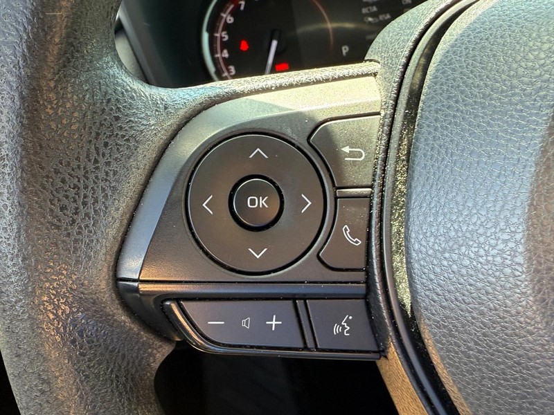Toyota RAV4 Vehicle Image 16