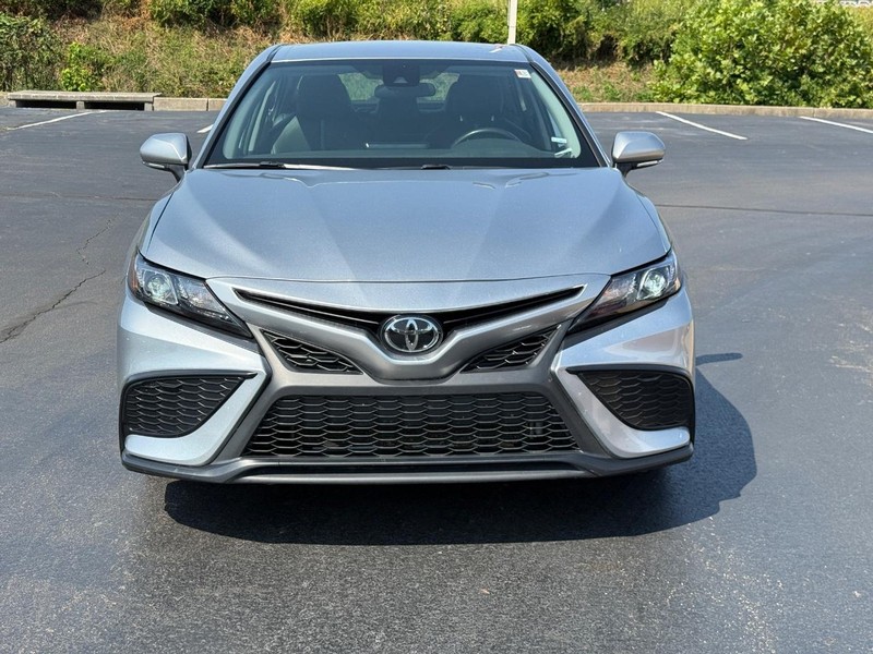 Toyota Camry Vehicle Image 10