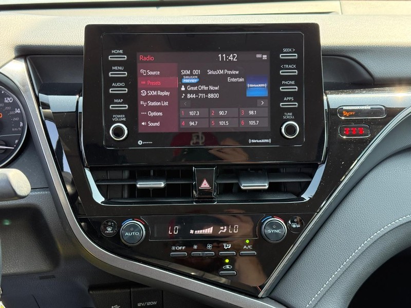 Toyota Camry Vehicle Image 14