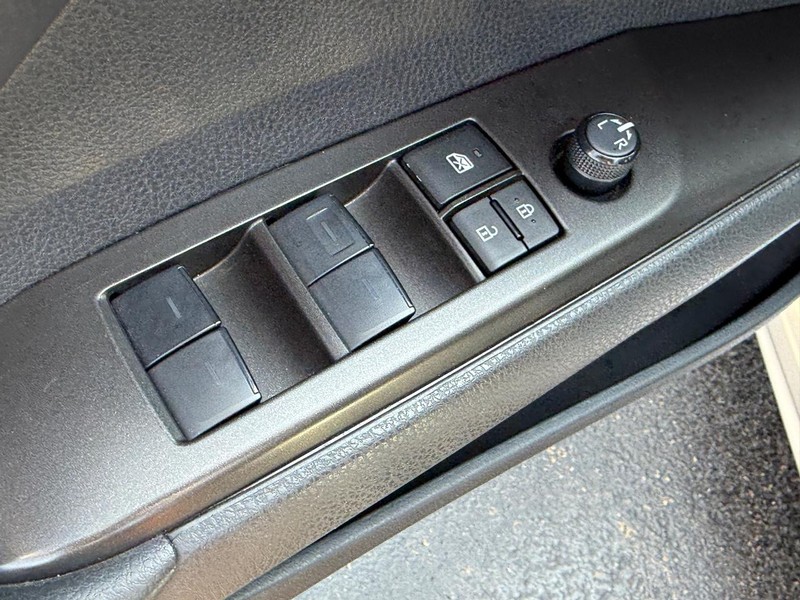 Toyota Camry Vehicle Image 15