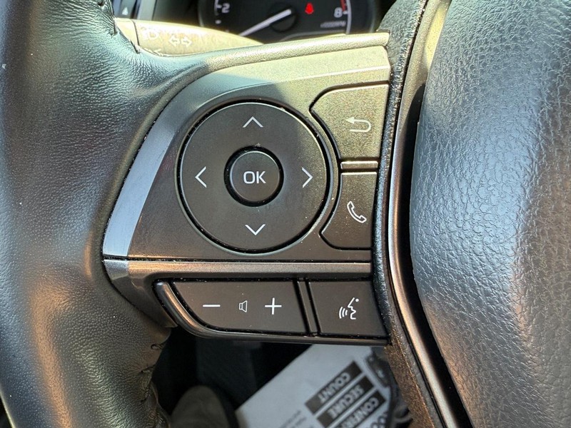 Toyota Camry Vehicle Image 17