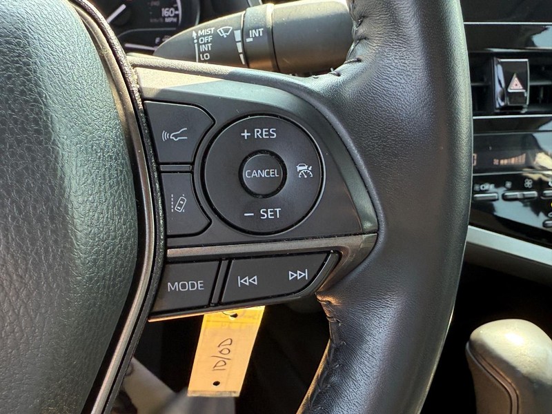 Toyota Camry Vehicle Image 18