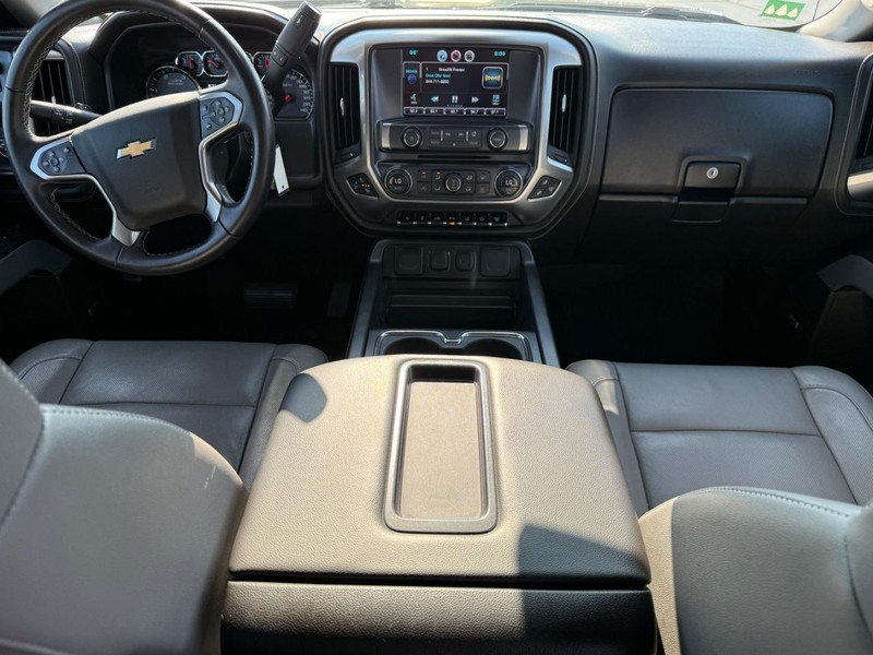 Chevrolet Silverado 3500HD Vehicle Image 12