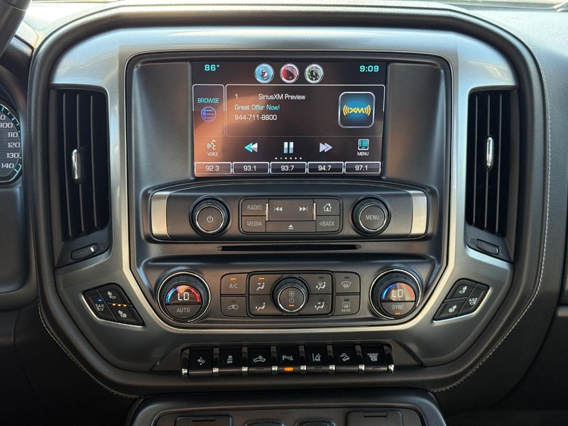 Chevrolet Silverado 3500HD Vehicle Image 14