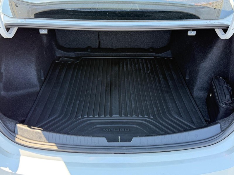 Chevrolet Malibu Vehicle Image 4