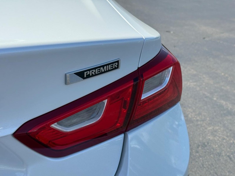 Chevrolet Malibu Vehicle Image 6
